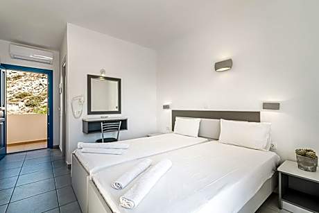 Double Room with Balcony and Sea View