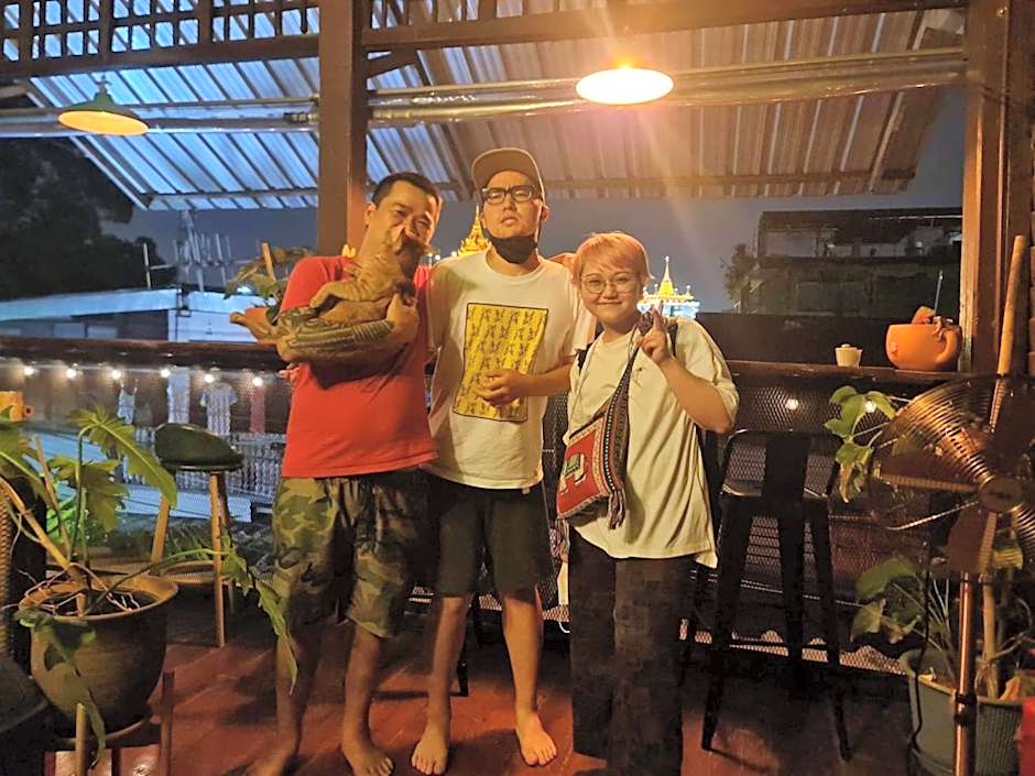 Non House Bangkok บ้านนอนโฮสเทล