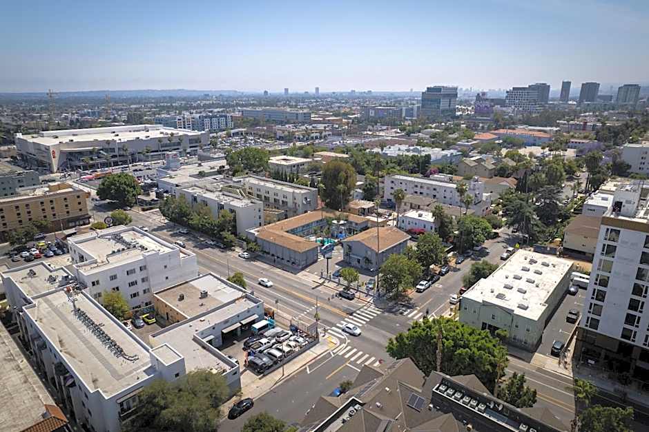 Hollywood City Inn