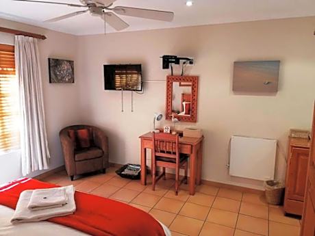 Twin Room with Private Bathroom