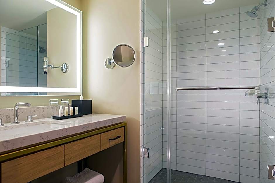 Renaissance by Marriott Allentown Hotel