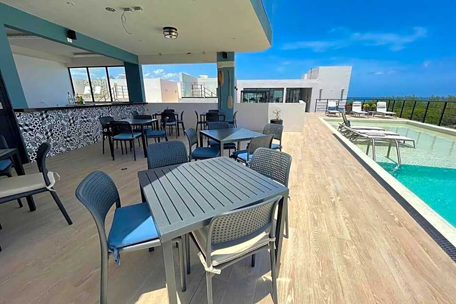 The Boat Condo by Andiani Travel