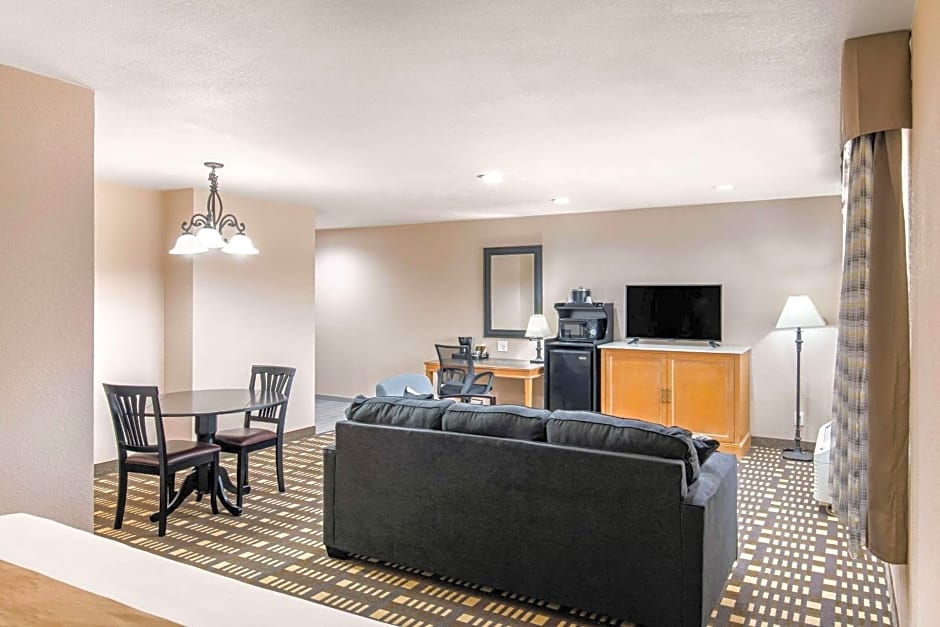 Quality Inn & Suites Plano