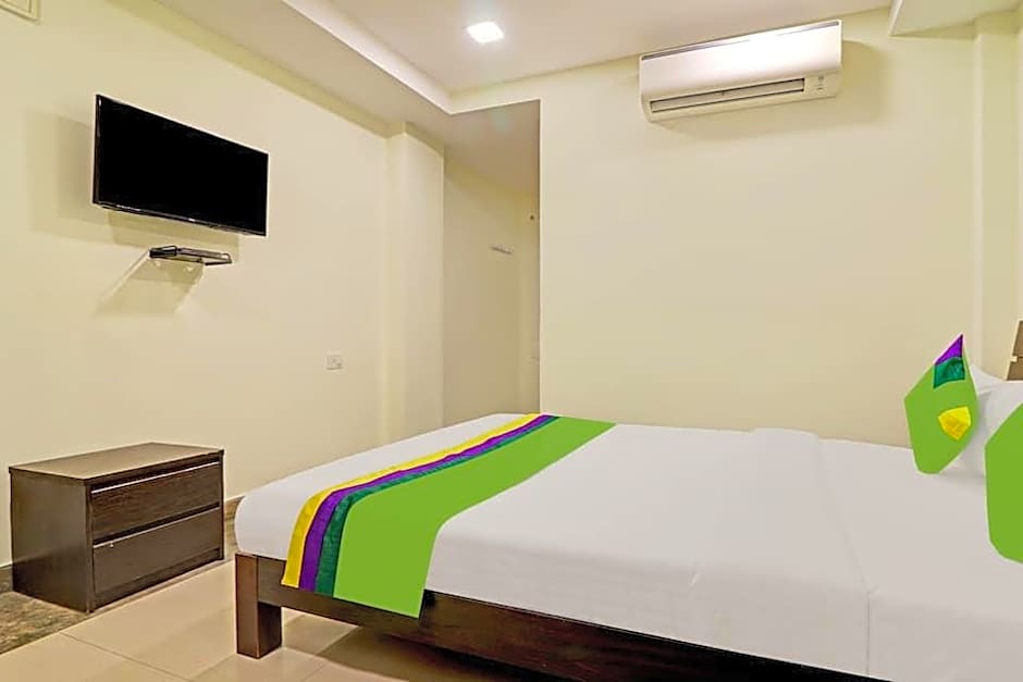 OYO 10595 Hotel Mirras