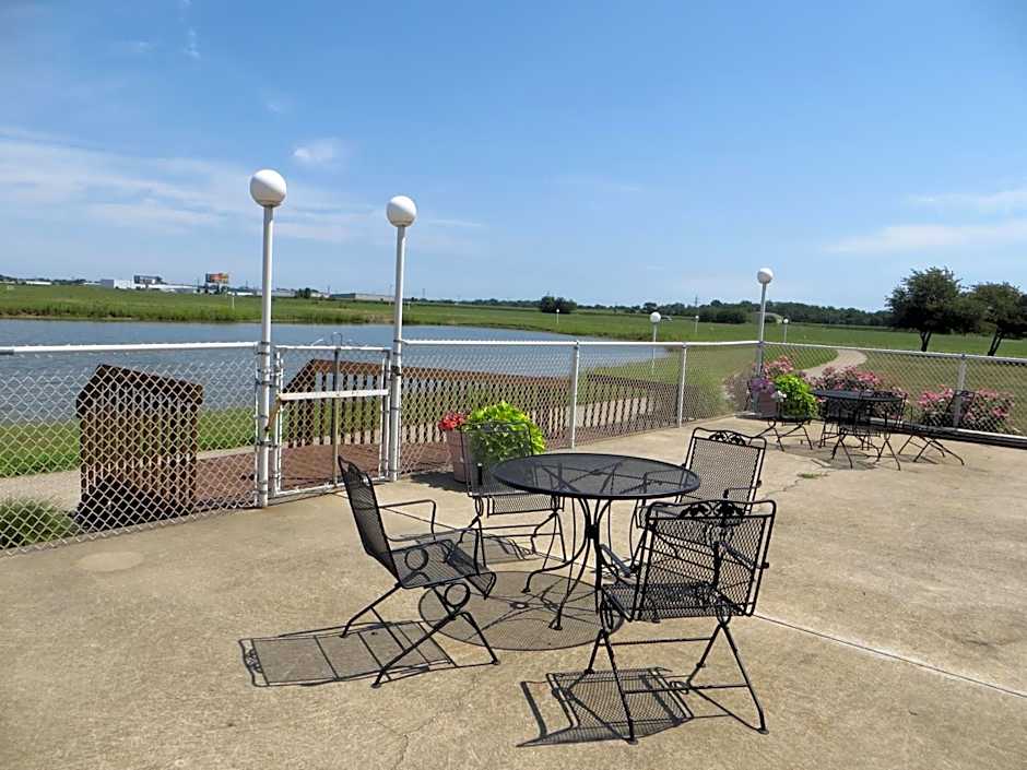 Ramada by Wyndham Springfield North