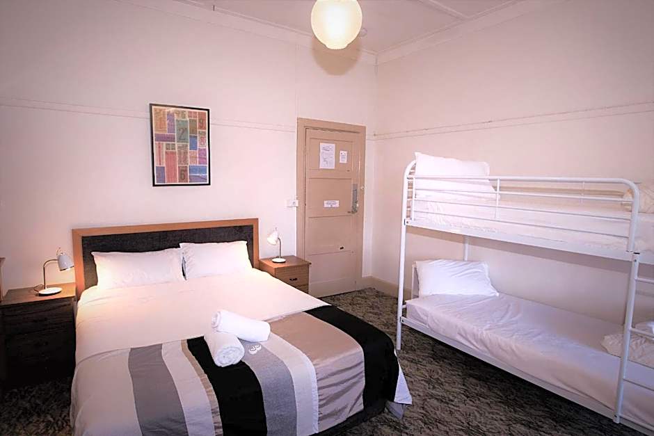 Delatite Hotel