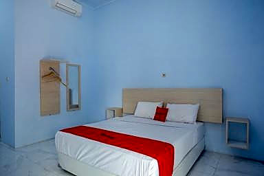 RedDoorz Syariah near Stasiun Pekalongan 3