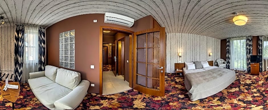 Photo 1 of 7 of Double room