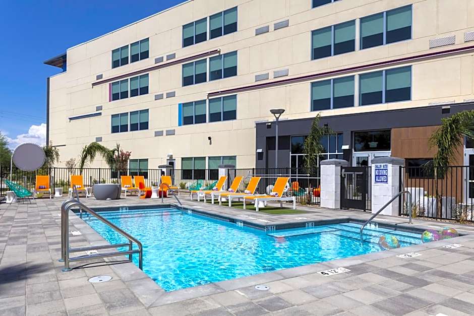 Aloft Glendale at Westgate
