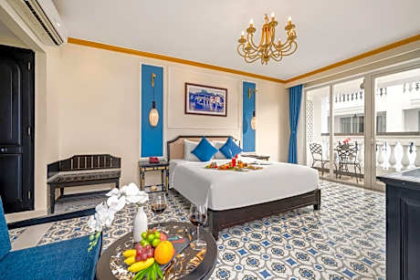 Deluxe Room Balcony & Pool View