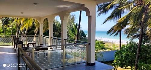 Pwani Beach Hotel & Apartments