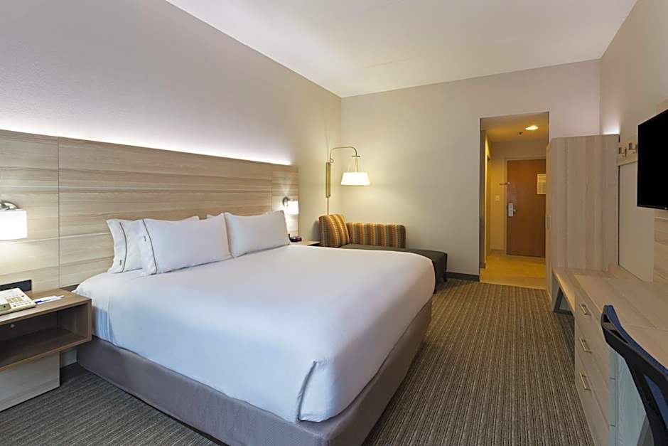 Holiday Inn Express & Suites Tavares By IHG