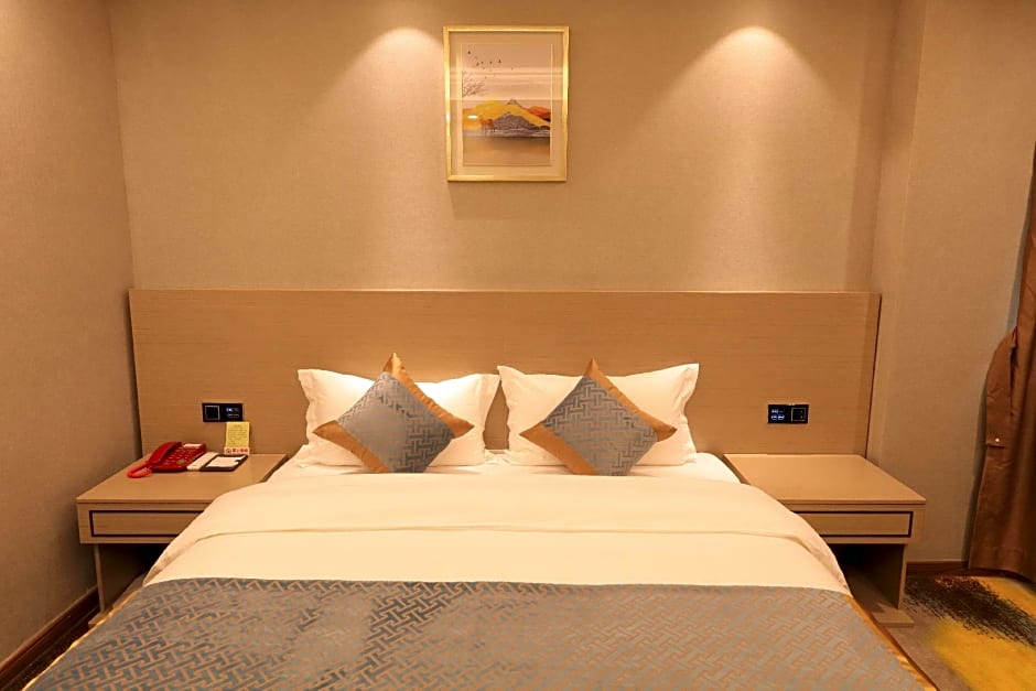 Five Rams City Hotel