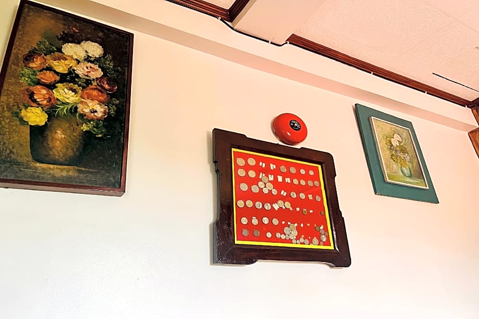 MC's L Transient House