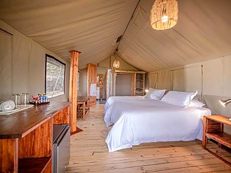 Standard Safari Canvas Chalet DBB