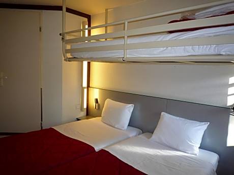 Triple Room with 3 Singles Beds
