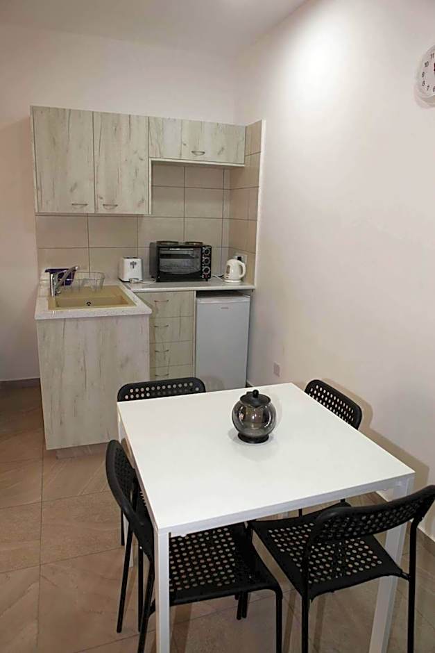 Polyxeni Hotel Apartments