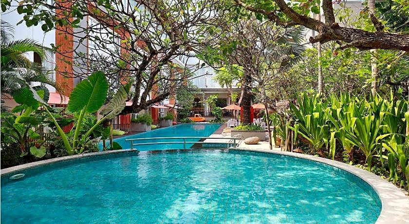 Harris Hotel & Residences Sunset Road