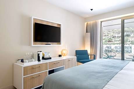 Signature Room with Terrace and Side Sea View