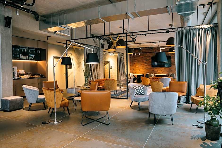 LOOM Hotel & Skybar
