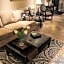 Grand View Inn & Suites