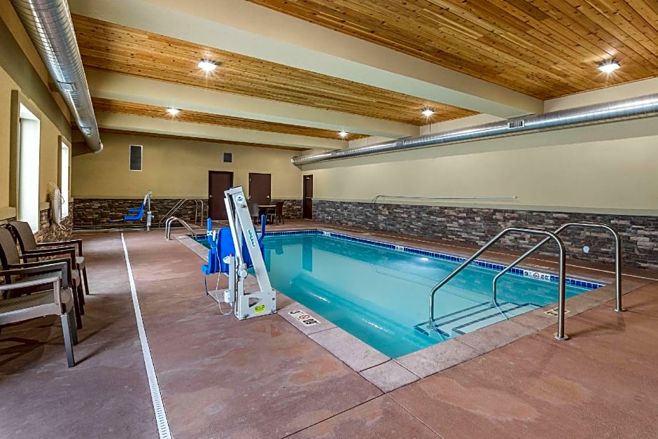Comfort Inn & Suites Cedar Rapids CID Eastern Iowa Airport