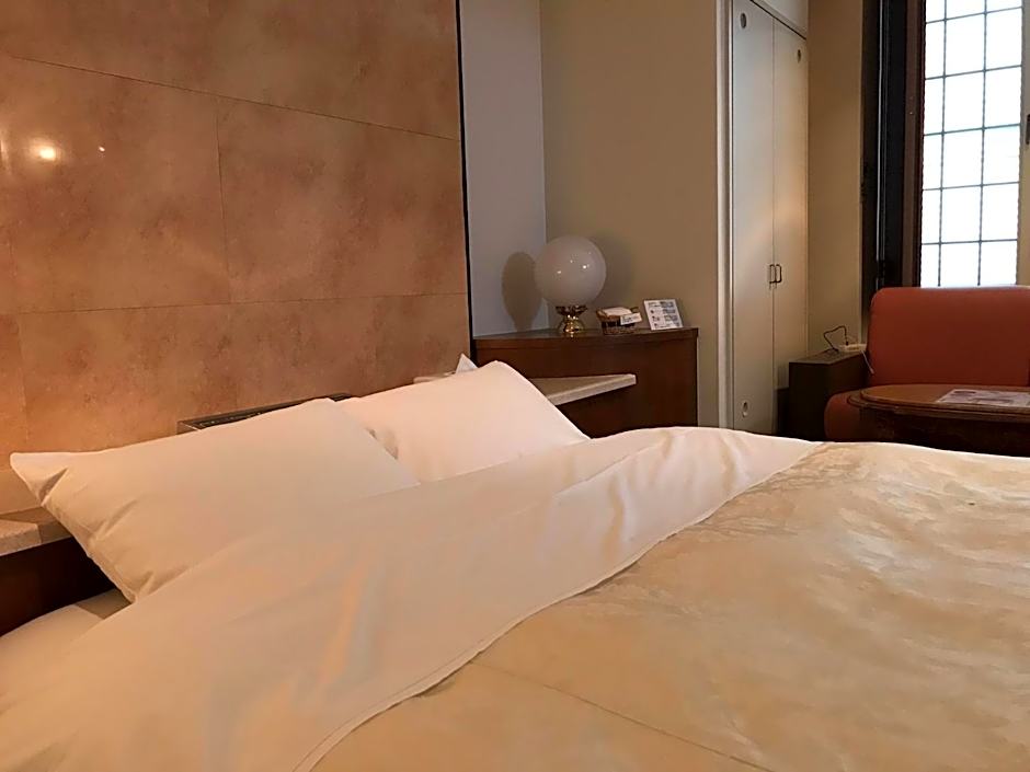 Hotel Tiffany (Adult Only)