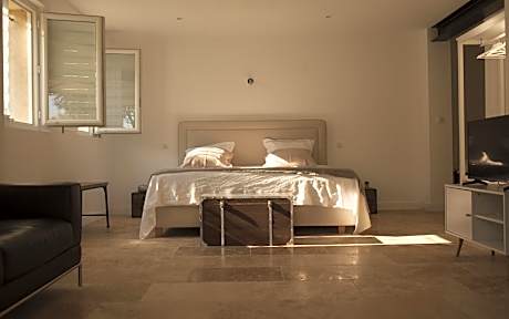 Apartment with Garden View