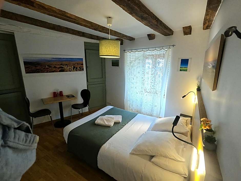 La Maison - Hôtel & Gîte