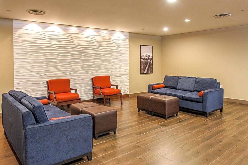 Comfort Suites at Virginia Center Commons