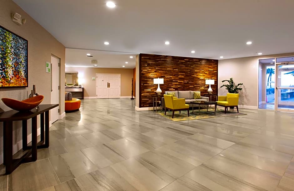 Holiday Inn Hotel & Suites Daytona Beach On The Ocean by IHG