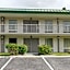 Heated Pool, Huge TV, Waterfront Tiki Bar & Grill, Close to Beaches