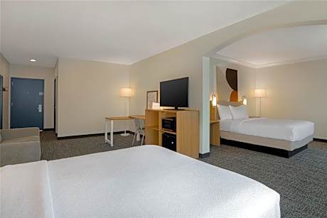 2 Queen Bed Suite