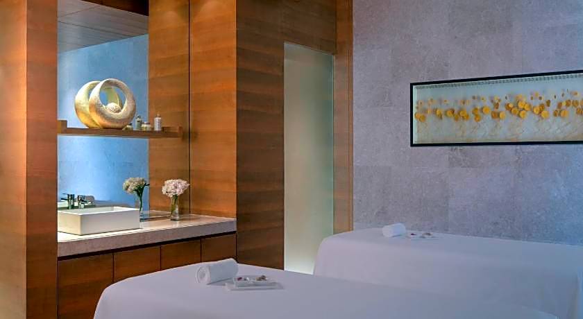 Hyatt Regency Chandigarh, Elante Mall