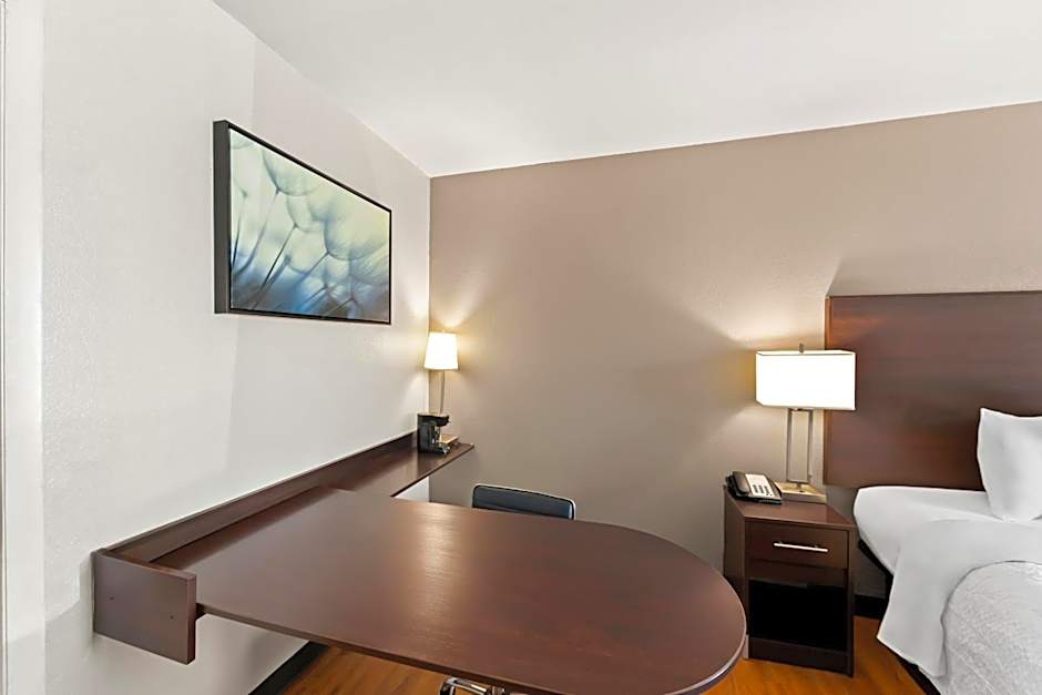 Red Roof Inn Muscle Shoals