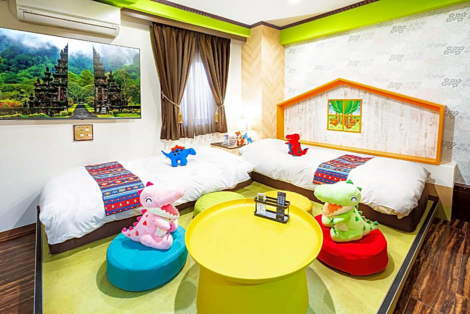 Photo 1 of 14 of Family 4 Single Beds, Nonsmoking