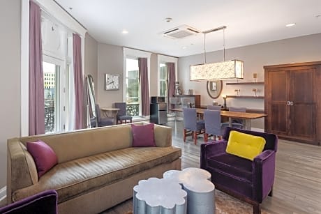 1 King Bed Bethune Suite Non-Smoking