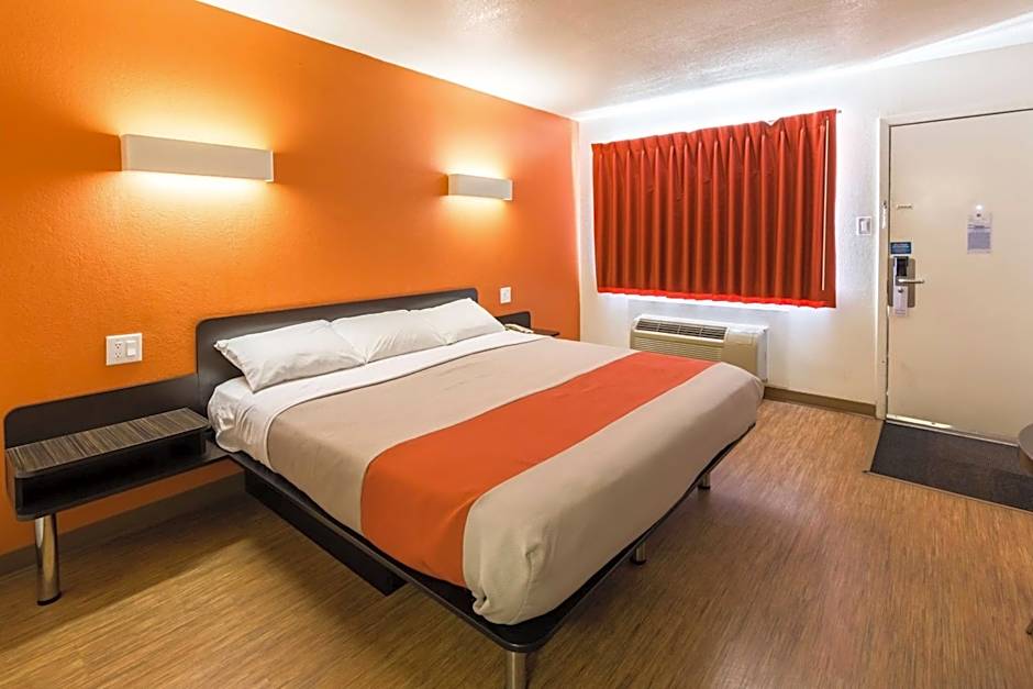 Motel 6-Stephenville, TX