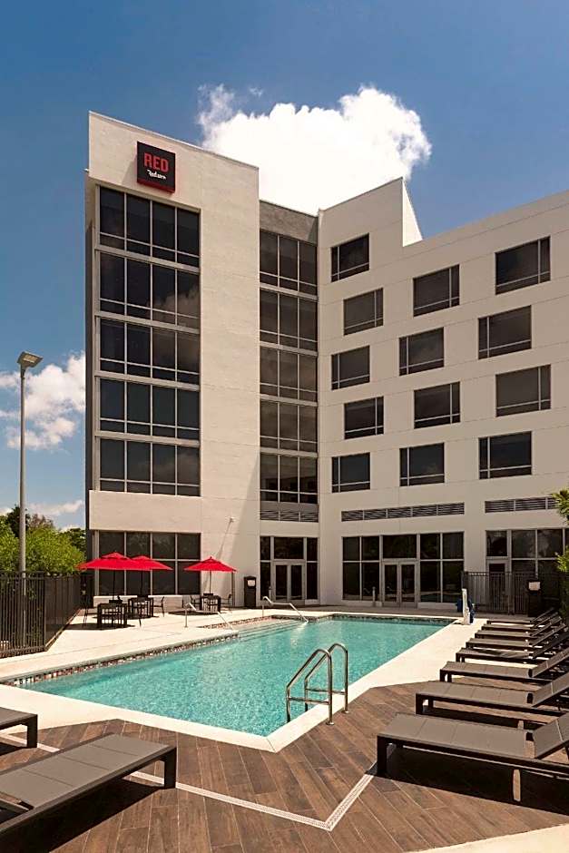 Radisson RED Miami Airport