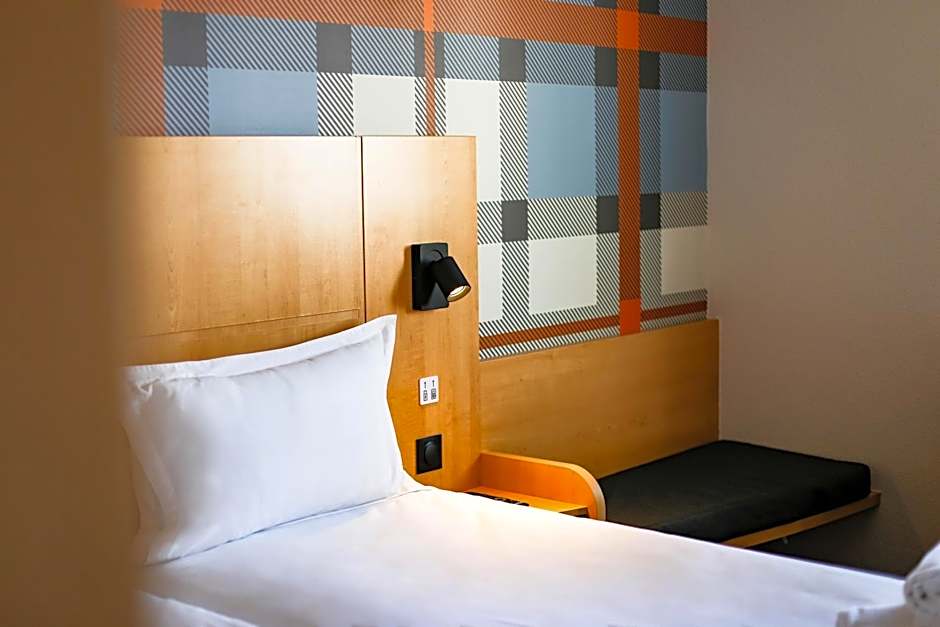 easyHotel Nice Palais des Congrès  Old Town