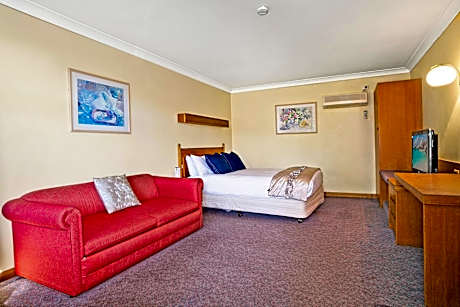 Standard Queen Room