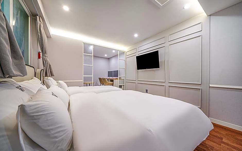 Busan Gwangalli Beach Hotel THE M