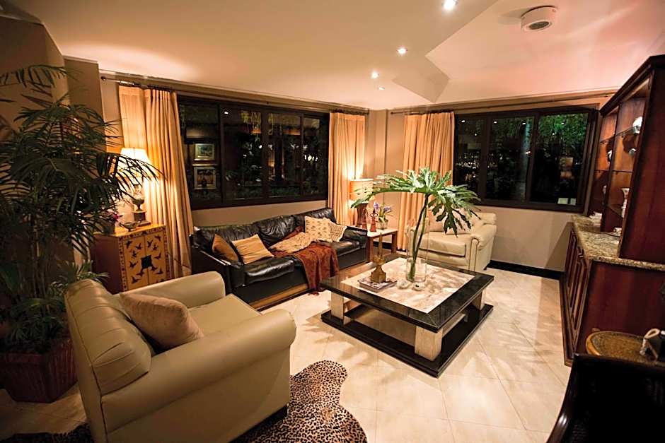 Las Ventanas Suites Hotel