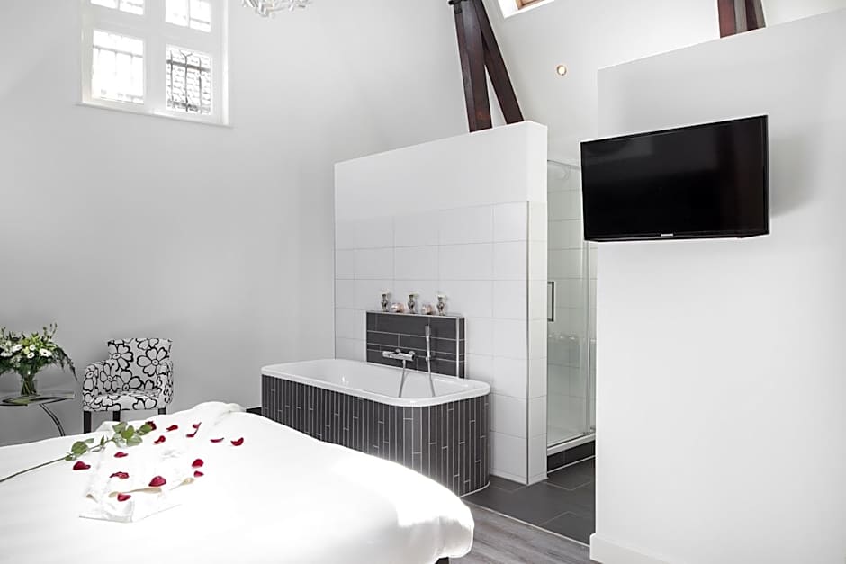 Photo 1 of 7 of Junior Suite