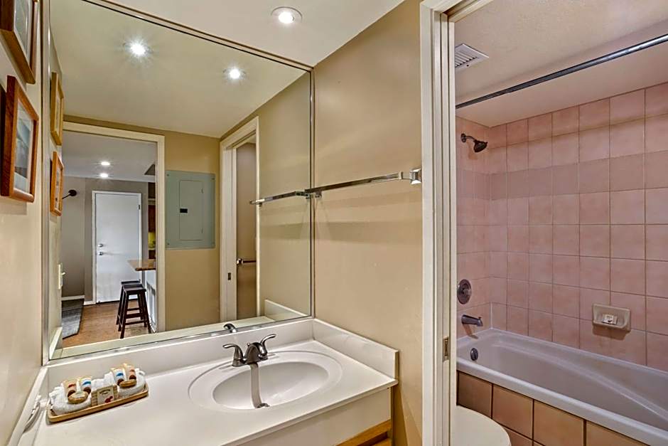 Aston At The Maui Banyan