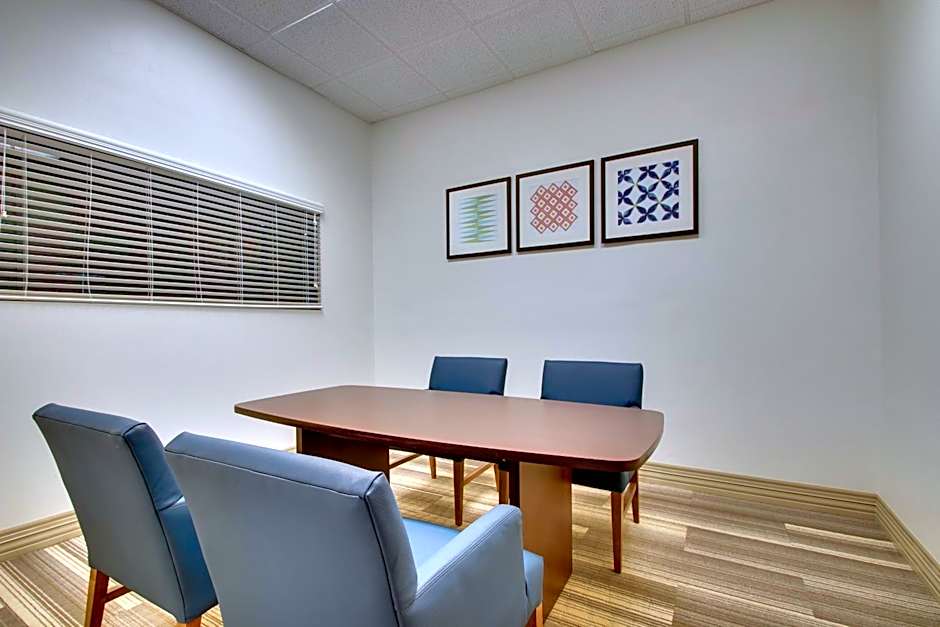 Holiday Inn Express & Suites Laurel By IHG