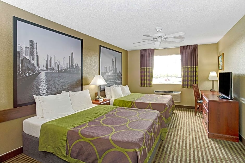 Super 8 by Wyndham Gurnee