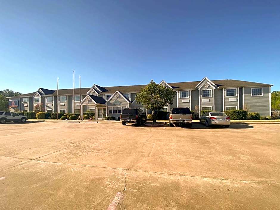 Motel 6 McAlester OK - South