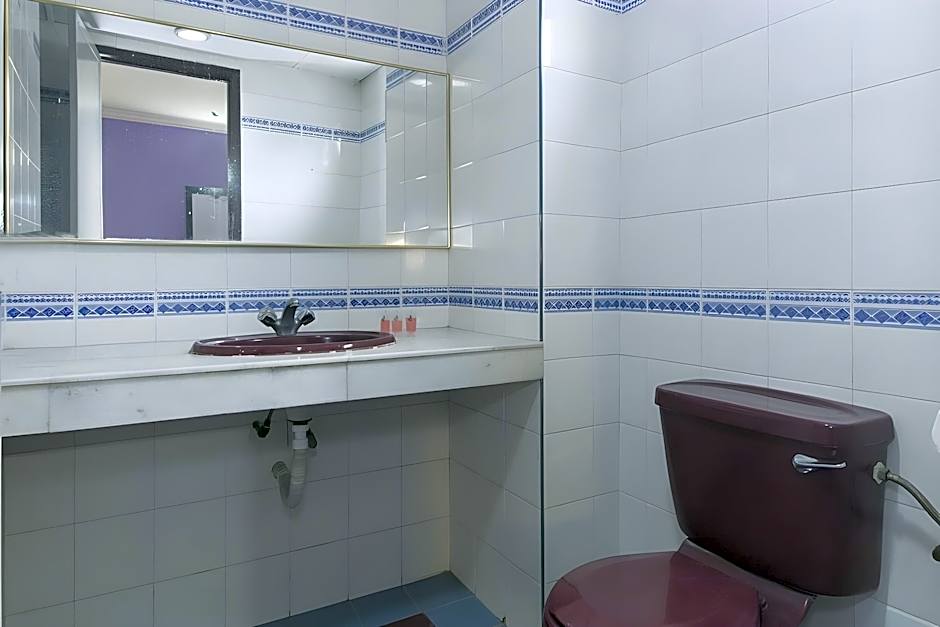 Super OYO 473 Comfort Hotel 2