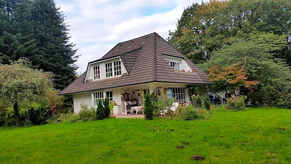 Zimmer mit Teichblick